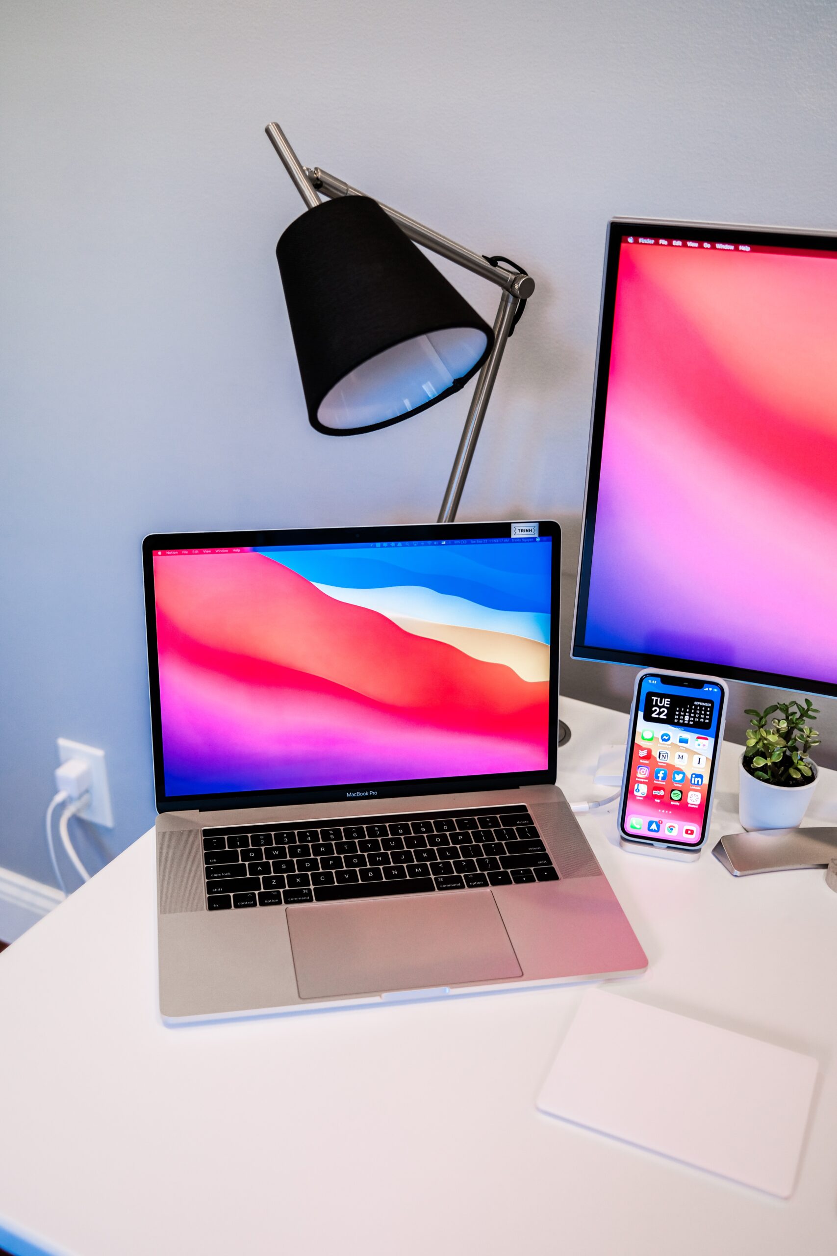 How to Choose the BEST Portable Monitor for Your Ideal Setup